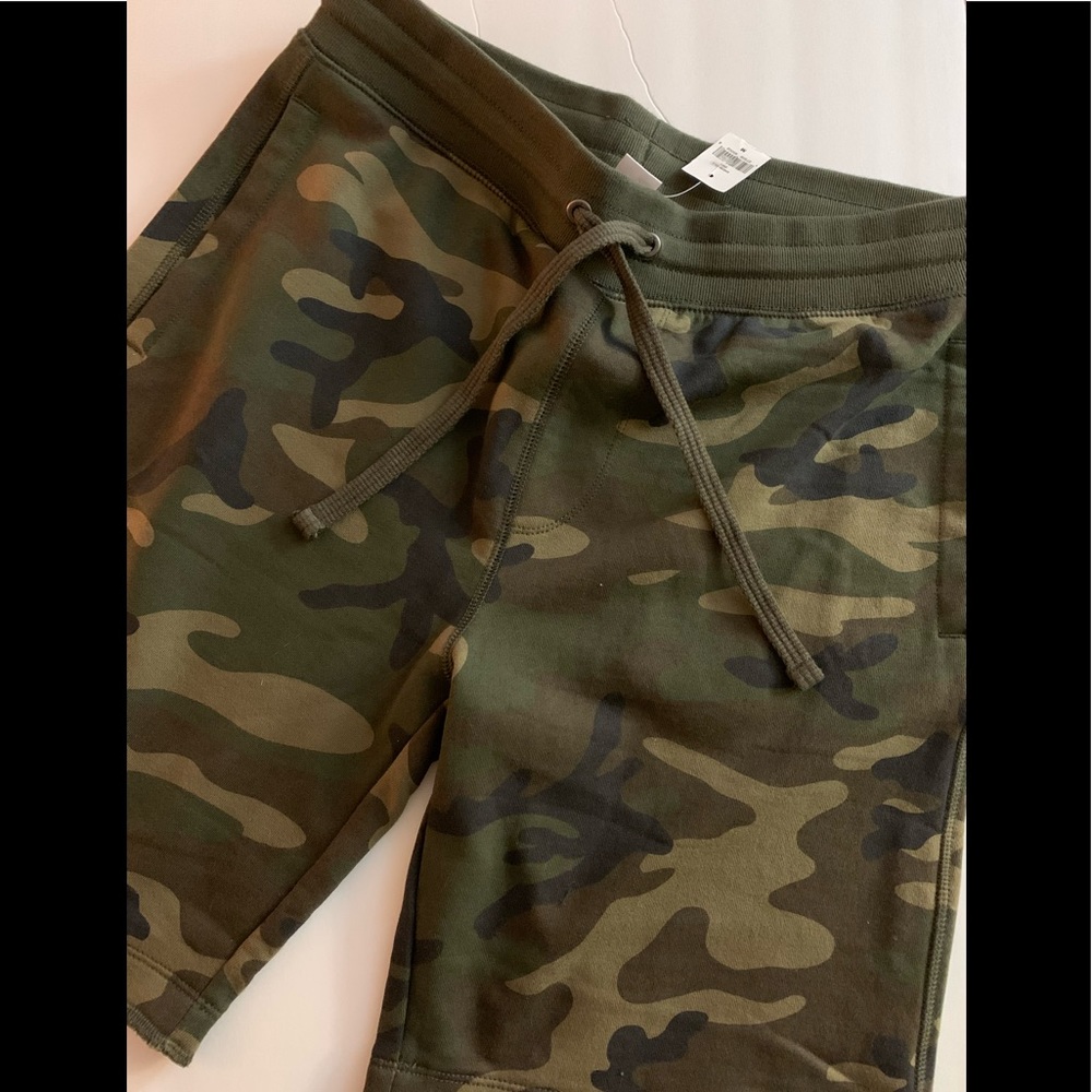 GAP Men’s Army Shorts Size Medium